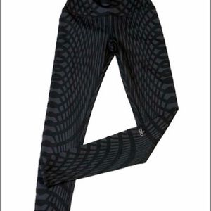 Alo black airbrush leggings